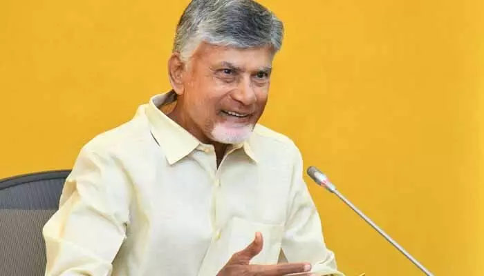 చంద్రబాబు అడిగితే కేంద్రం కాదనదు: మాజీ MP ఆసక్తికర వ్యాఖ్యలు చంద్రబాబు అడిగితే కేంద్రం కాదనదు: మాజీ MP ఆసక్తికర వ్యాఖ్యలు