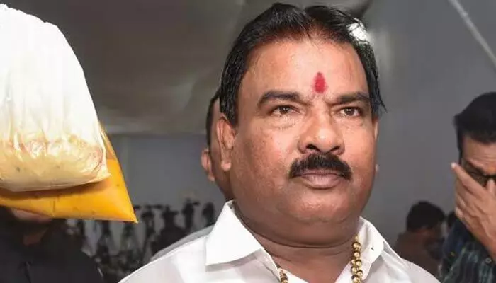 South: సౌత్ ఇండియన్స్ సంస్కృతిని పాడు చేస్తున్నారు.. శివసేన ఎమ్మెల్యే వివాదాస్పద వ్యాఖ్యలు South: సౌత్ ఇండియన్స్ సంస్కృతిని పాడు చేస్తున్నారు.. శివసేన ఎమ్మెల్యే వివాదాస్పద వ్యాఖ్యలు