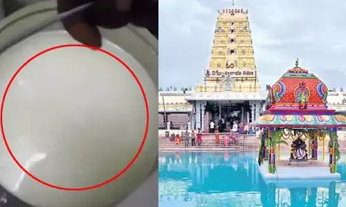 కాణిపాకం ఆలయంలో ఘోర అపచారం... అధికారులు, కాంట్రాక్టర్లపై భక్తుల ఆగ్రహం