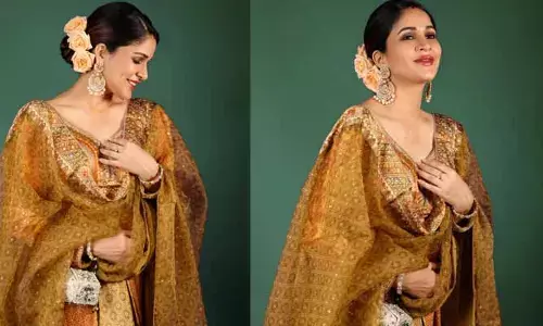 బేబీ బంప్‌ మీద చేయి వేసి మరీ ఫొటోలు దిగిన మెగా కోడలు.. ప్రెగ్నెన్సీ గ్లో వచ్చేసిందంటూ మెగా ఫ్యాన్స్ కామెంట్స్