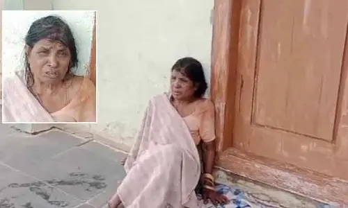 కన్నతల్లిపై కొడుకుల కర్కశత్వం.. కన్నీళ్లు పెట్టిస్తున్న వీడియో