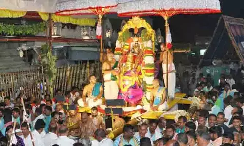తిరుమలలో ఘనంగా గురు పౌర్ణమి గరుడసేవ