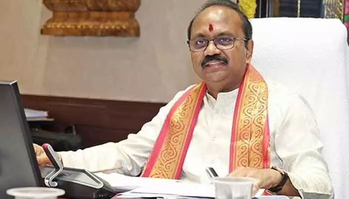 త్వరలో తిరుమలలో వినూత్న సేవలు.. అధికారులకు ఈవో కీలక ఆదేశాలు త్వరలో తిరుమలలో వినూత్న సేవలు.. అధికారులకు ఈవో కీలక ఆదేశాలు