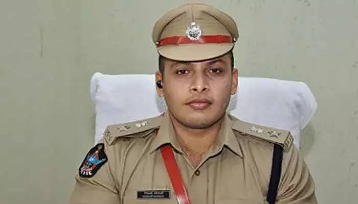 Breaking: ఐపీఎస్ సిద్ధార్థ కౌశల్ రాజీనామాకు కేంద్రం ఆమోదం Breaking: ఐపీఎస్ సిద్ధార్థ కౌశల్ రాజీనామాకు కేంద్రం ఆమోదం