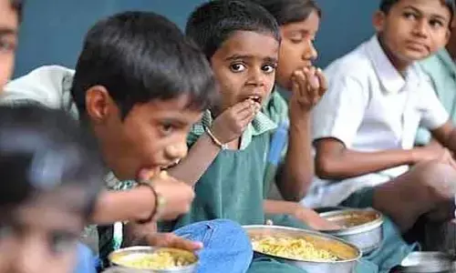నీరుగారుతోన్న ‘మిడ్ డే మీల్స్’ పథకం.. ‘మెనూ’ బేఖాతరు