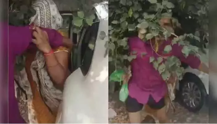 Viral: కారులో బీజేపీ లీడర్ రాసలీలలు.. ప్రియురాలితో ఉండగా రెడ్ హ్యాండెడ్ గా పట్టుకున్న స్థానికులు Viral: కారులో బీజేపీ లీడర్ రాసలీలలు.. ప్రియురాలితో ఉండగా రెడ్ హ్యాండెడ్ గా పట్టుకున్న స్థానికులు