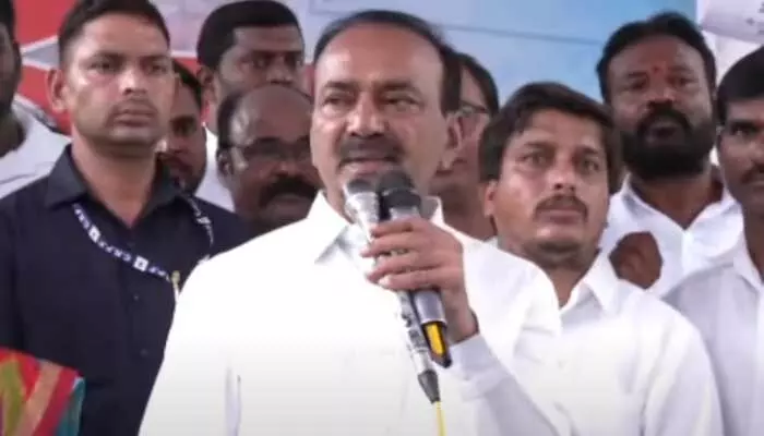 Eatala Rajender: ఔట్ సోర్సింగ్ ఉద్యోగుల సమస్యలపై కేబినెట్ సబ్ కమిటీ వేయాలి: ఈటల Eatala Rajender: ఔట్ సోర్సింగ్ ఉద్యోగుల సమస్యలపై కేబినెట్ సబ్ కమిటీ వేయాలి: ఈటల