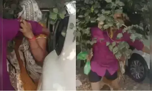 Viral: కారులో బీజేపీ లీడర్ రాసలీలలు.. ప్రియురాలితో ఉండగా రెడ్ హ్యాండెడ్ గా పట్టుకున్న స్థానికులు