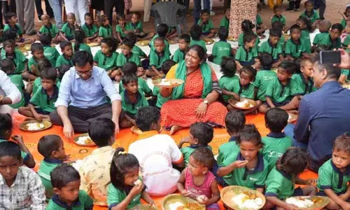 Seethakka: అభివృద్ధికి అడుగులు.. అడవిలో మంత్రి సీతక్క!