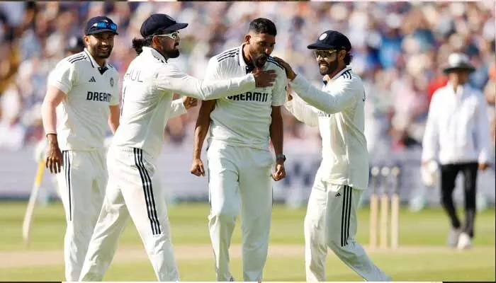 ENG vs IND : రెండో ఇన్నింగ్స్ లో ఇంగ్లండ్ ఆలౌట్.. భారత్ టార్గెట్ 193 పరుగులు ENG vs IND : రెండో ఇన్నింగ్స్ లో ఇంగ్లండ్ ఆలౌట్.. భారత్ టార్గెట్ 193 పరుగులు