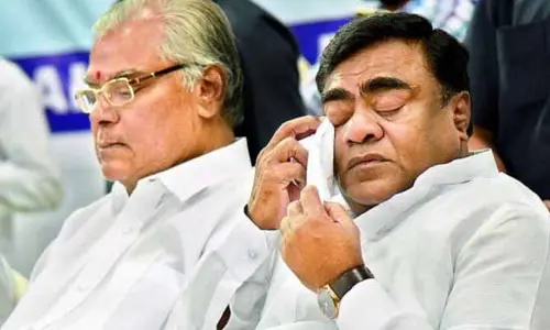 కోట శ్రీనివాస రావు కన్నుమూత.. కన్నీరు పెట్టుకున్న బాబూ మోహన్