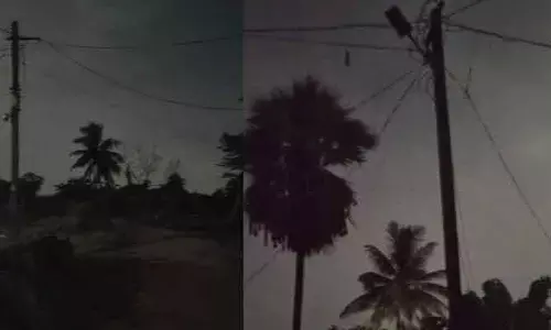 వెలుగులేని వీధులు.. నిర్లక్ష్యపు అధికారులు..  వైరల్ అయిన వాయిస్‌