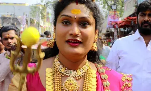 మ‌హంకాళి బోనాల ఏర్పాట్ల‌పై జోగిని వైష్ణ‌వి కీల‌క వ్యాఖ్య‌లు