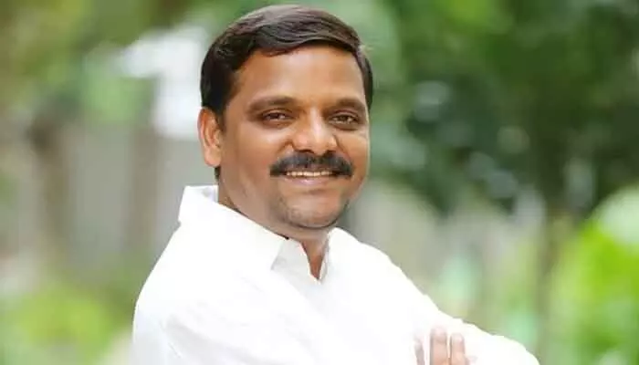 తీన్మార్ మల్లన్నపై ఎల్బీ నగర్ పీఎస్లో ఫిర్యాదు.. చర్యలు తీసుకోవాలని జాగృతి నేతల డిమాండ్ తీన్మార్ మల్లన్నపై ఎల్బీ నగర్ పీఎస్లో ఫిర్యాదు.. చర్యలు తీసుకోవాలని జాగృతి నేతల డిమాండ్