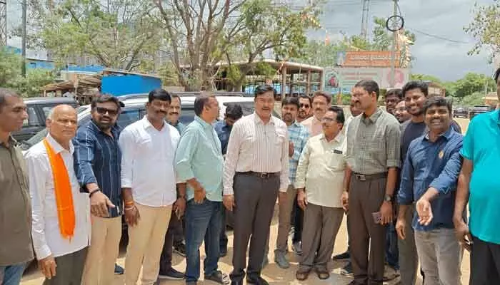 చెరువులో మురుగు నీరు కలవడంపై హైడ్రా కమిషనర్ సీరియస్ చెరువులో మురుగు నీరు కలవడంపై హైడ్రా కమిషనర్ సీరియస్