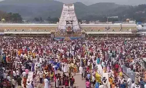 తిరుమల భక్తులకు అలర్ట్.. శ్రీవారి దర్శనానికి సమయం ఎంతంటే?