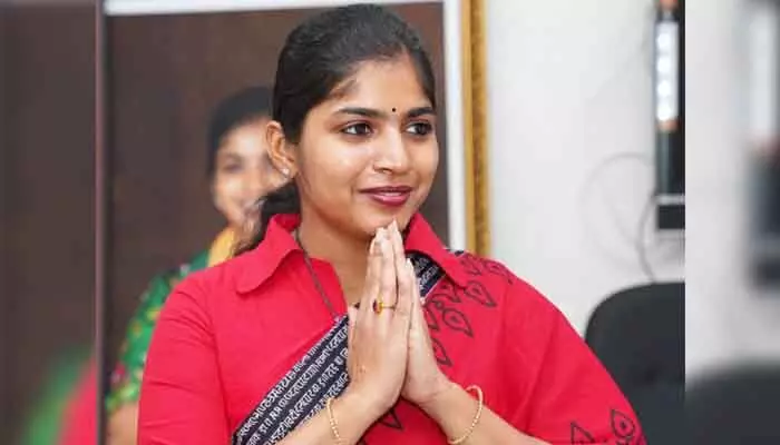 సొంత గ్రామంలో ఎమ్మెల్యేకు బిగ్ షాక్.. అసలు ఏం జరిగిందంటే? సొంత గ్రామంలో ఎమ్మెల్యేకు బిగ్ షాక్.. అసలు ఏం జరిగిందంటే?