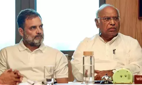 జమ్మూకశ్మీర్‌‌ రాష్ట్ర హోదాను పునరుద్ధరించండి.. ప్రధాని మోడీకి ఖర్గే, రాహుల్ గాంధీ లేఖ