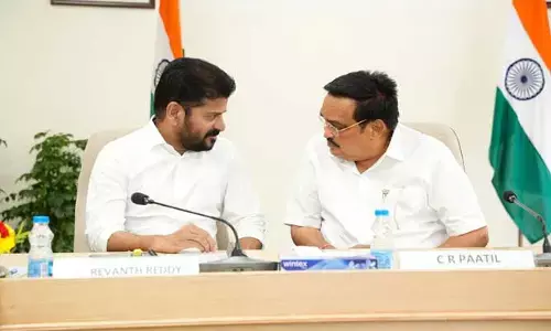 ఇరు రాష్ట్రాల సీఎంలతో ముగిసిన జలశక్తి శాఖ సమావేశం