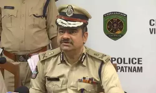 ఉద్యోగాల ఆశచూపి విదేశాలకు మానవ అక్రమ రవాణా : విశాఖ సీపీ బాగ్చి