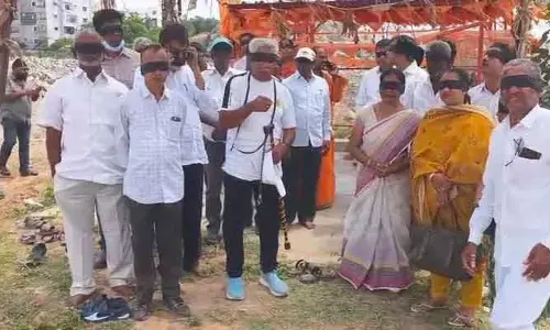 సున్నం చెరువు వద్ద బాధితుల ఆందోళన