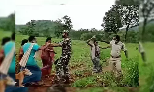 ఖమ్మంలో ఫారెస్ట్ అధికారులకు పోడు రైతులకు మధ్య ఘర్షణ