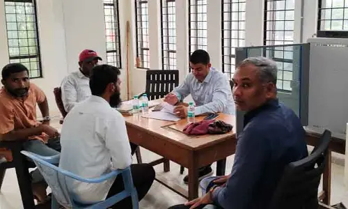 జడ్చర్ల సబ్ రిజిస్ట్రార్ కార్యాలయంలో ఏసీబీ సోదాలు