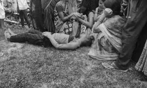 విషాదం.. చెరువులో పడి బాలుడు మృతి
