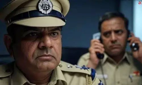 ఇన్‌స్పెక్టర్ పొలిటికల్ షార్ట్‌కట్.. పోలీస్ బాస్ మల్టీజోన్ షాట్..!