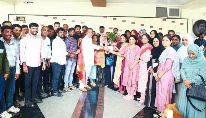 AYUSH: నియామకపత్రాలు త్వరలోనే అందజేస్తాం.. వారికి ఆరోగ్య మంత్రి భరోసా AYUSH: నియామకపత్రాలు త్వరలోనే అందజేస్తాం.. వారికి ఆరోగ్య మంత్రి భరోసా