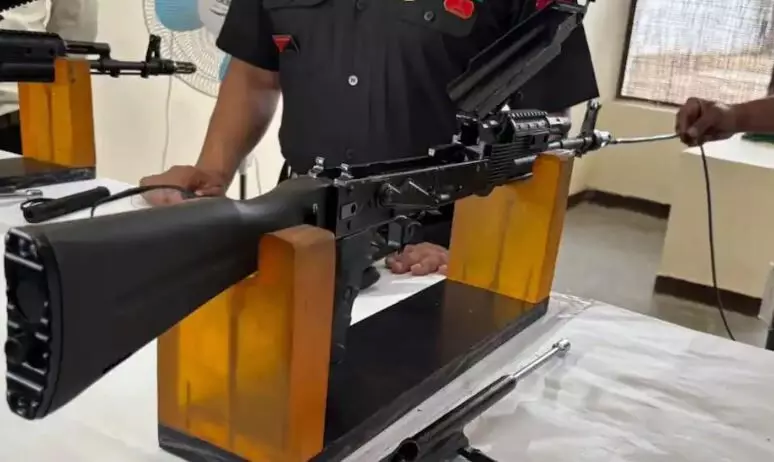 AK-203 Rifle: ఆగస్టు 15 నాటికి భారత సైన్యం చేతికి కొత్త బ్యాచ్ ఏకే-203 అస్సాల్ట్ రైఫిల్స్ AK-203 Rifle: ఆగస్టు 15 నాటికి భారత సైన్యం చేతికి కొత్త బ్యాచ్ ఏకే-203 అస్సాల్ట్ రైఫిల్స్