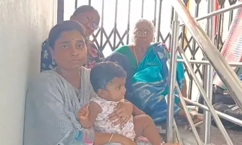 భార్య పుట్టింటికి కాన్పుకు వెళ్లి వచ్చేసరికి ఇల్లును అమ్మేసిన భర్త