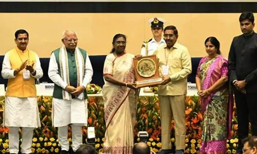 రాష్ట్రంలోని ఐదు మున్సిప‌ల్ కార్పొరేష‌న్‌ల‌కు అవార్డులు