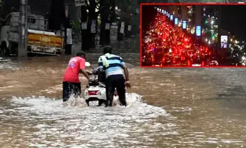 Hyderabad Rain: రేపు హాలిడే ఇవ్వాలని పేరెంట్స్ డిమాండ్