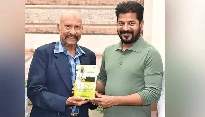 Revanth Reddy: సీఎం రేవంత్ రెడ్డి తో ప్రముఖ క్రికెటర్ సయ్యద్ కిర్మాణి సమావేశం Revanth Reddy: సీఎం రేవంత్ రెడ్డి తో ప్రముఖ క్రికెటర్ సయ్యద్ కిర్మాణి సమావేశం