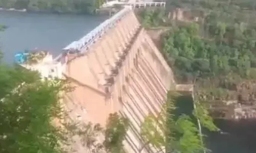 శ్రీశైలం ప్రాజెక్టుకు మళ్లీ పెరిగిన వరద