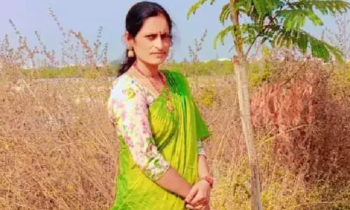 తంగళ్లపల్లిలో అనారోగ్యంతో వివాహిత ఆత్మహత్య