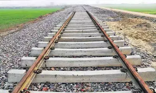అమరావతిలో రైల్వే లైన్.... కొప్పరావూరు రైతులకు నోటీసులు