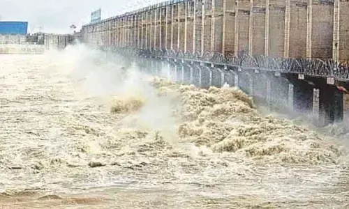 జూరాల ప్రాజెక్టుకు భారీ వరద.. 23 గేట్ల నుంచి నీటి విడుదల