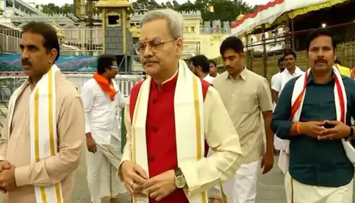శ్రీవారిని దర్శించుకున్న ఏపీ హైకోర్టు న్యాయమూర్తి శ్రీవారిని దర్శించుకున్న ఏపీ హైకోర్టు న్యాయమూర్తి