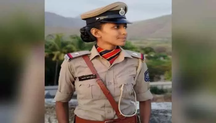 సహజీవనంలో విషాదం.. ఏఎస్ఐని చంపి లొంగిపోయిన ప్రియుడు సహజీవనంలో విషాదం.. ఏఎస్ఐని చంపి లొంగిపోయిన ప్రియుడు