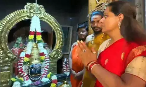 మీరాలం మండి మహాకాళేశ్వరం ఆలయంలో ఎమ్మెల్సీ కవిత బోనం