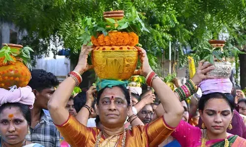 హైదరాబాద్‌లో ముగిసిన బోనాలు.. రేపే గ్రాండ్‌గా ఘటం ఊరేగింపు