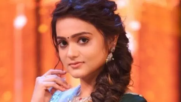 పెళ్లి కాకుండానే శోభనం.. వీడియో వైరల్.. నటిపై దుమ్మెత్తిపోస్తున్న నెటిజన్లు పెళ్లి కాకుండానే శోభనం.. వీడియో వైరల్.. నటిపై దుమ్మెత్తిపోస్తున్న నెటిజన్లు