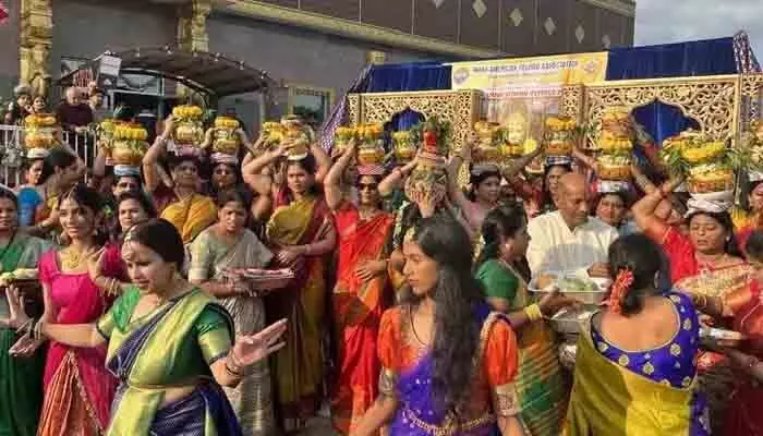 అమెరికాలో అంగరంగ వైభవంగా బోనాల జాతర అమెరికాలో అంగరంగ వైభవంగా బోనాల జాతర