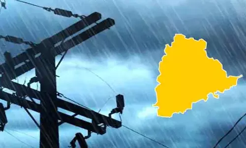 రాష్ట్రంలో కుండపోత వర్షాలు.. మరమ్మతుల పేరుతో పవర కట్!