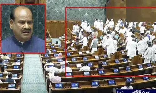 లోక్‌సభలో విపక్ష సభ్యుల రచ్చ.. సభను వాయిదా వేసిన స్పీకర్ ఓం బిర్లా