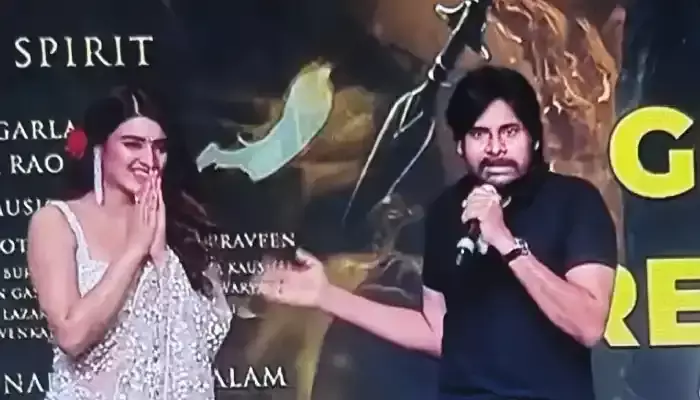 హరిహర వీరమల్లు కథ లీక్ చేసిన పవన్ కళ్యాణ్!