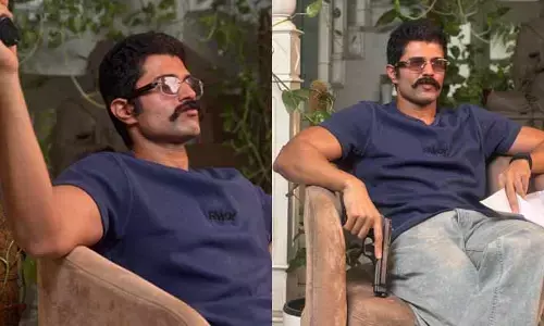 విజయ్ దేవరకొండ మాస్ లుక్.. మొత్తం తగలపెట్టటానికి సిద్ధం అంటూ హైప్ పెంచుతున్న ఫొటోస్