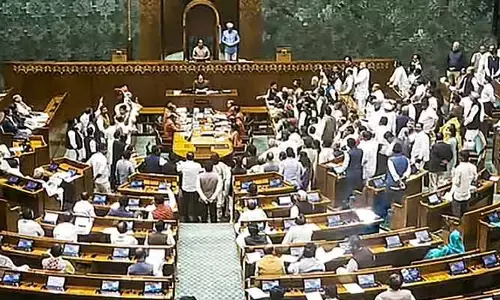 కొనసాగుతున్న వాయిదాల పర్వం.. లోక్⁬సభ మూడోసారి వాయిదా